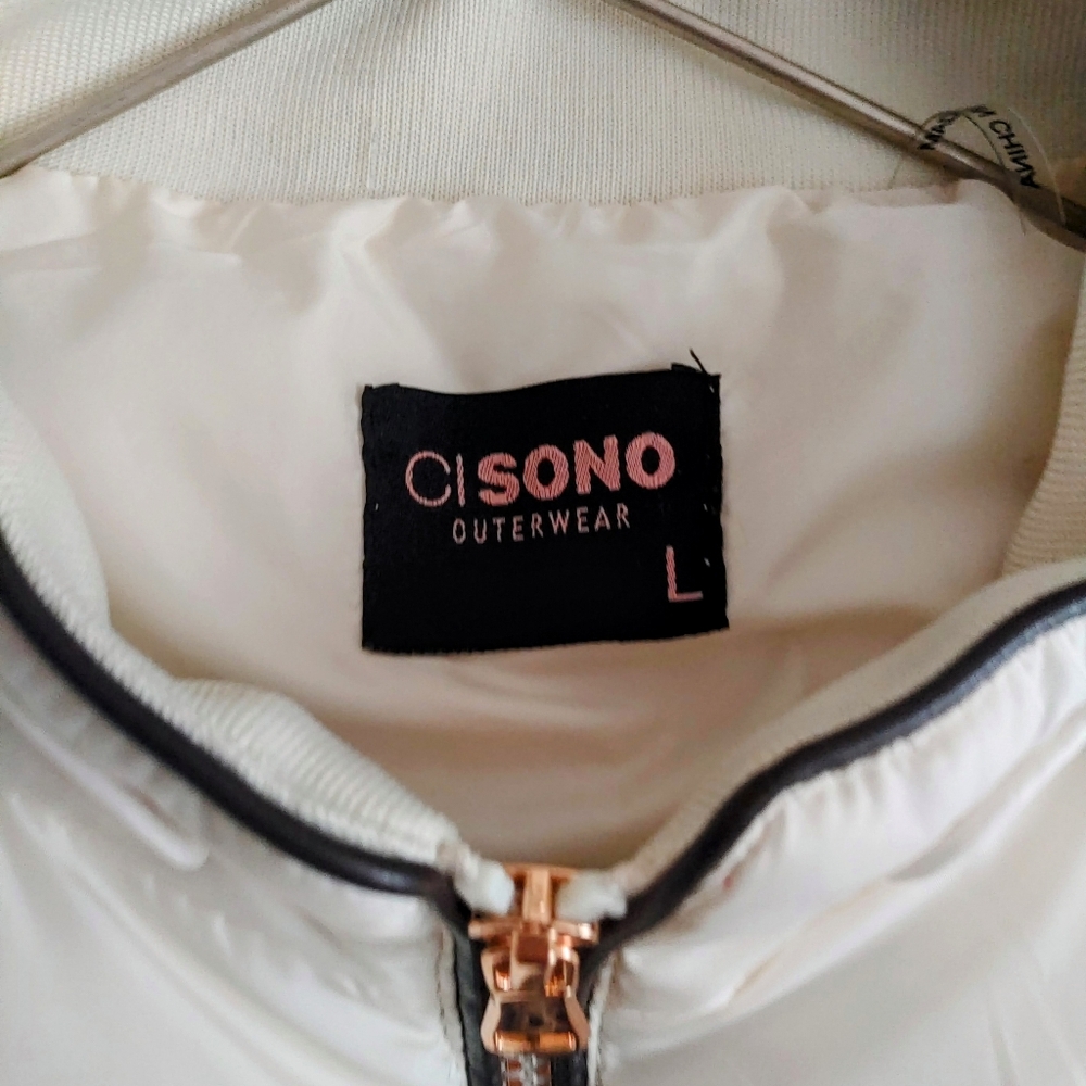 Ciso White Quilted Puffer Jacket with Gold Zipper - Picture 7 of 9